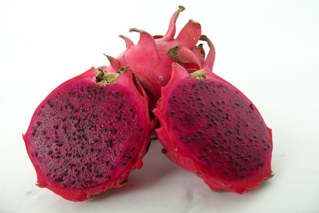 Manfaat Buah Naga Merah