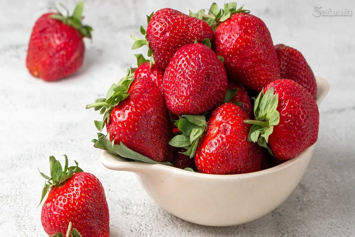Manfaat Buah Yang Berwarna Merah
